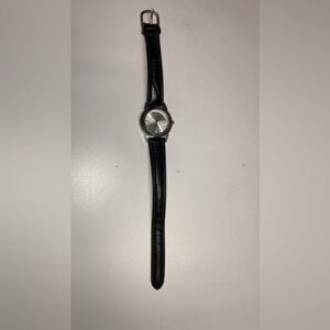 VINTAGE WOMENS QUARTZ WATCH BLACK LEATHER BAND NEW BATTERY WORKING KEEPING TIME